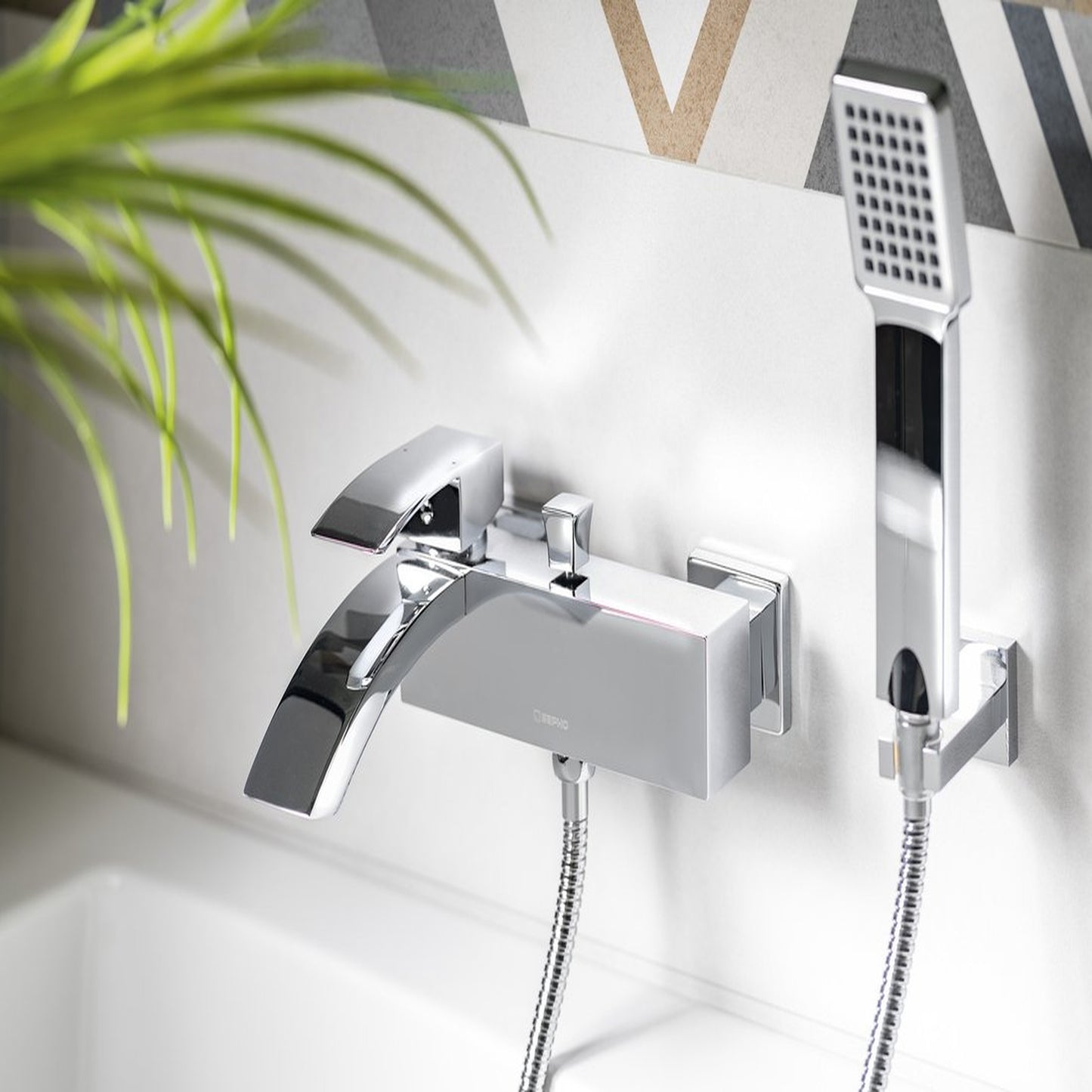 GINKO Baterie cadă montaj pe perete, crom