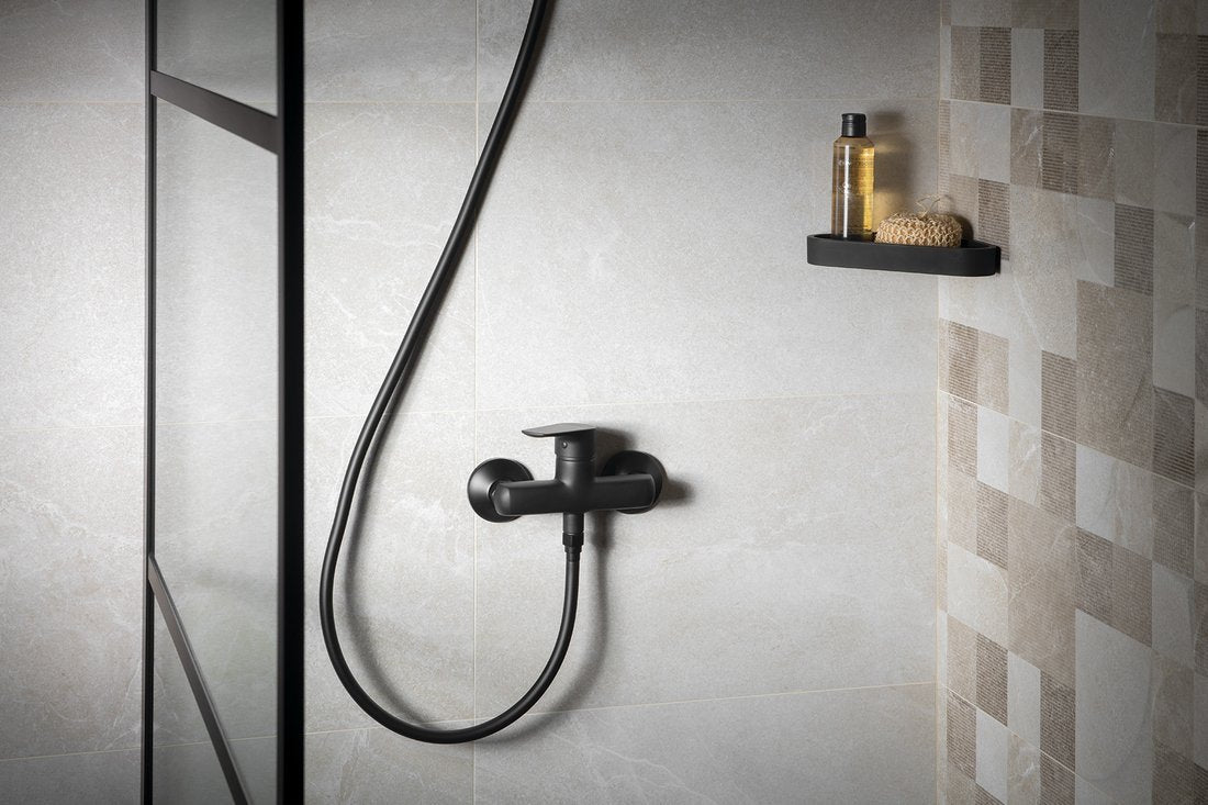 LOTTA Baterie duș montaj pe perete, negru mat